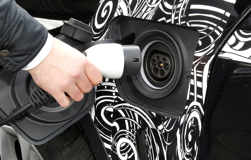 Hier wird der Plug-in-Hybrid nachgeladen. 