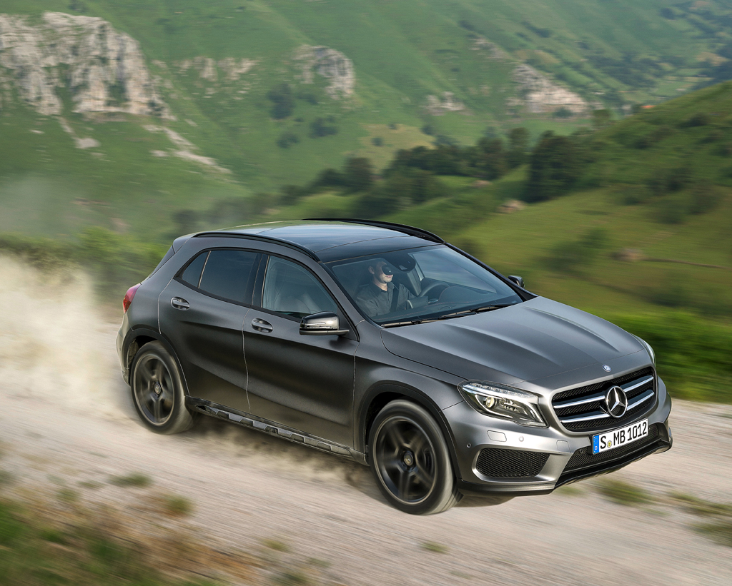 Kompaktes SUV-Coupé: Mercedes-Benz liefert neuen GLA ab März aus / AMG ab Juli