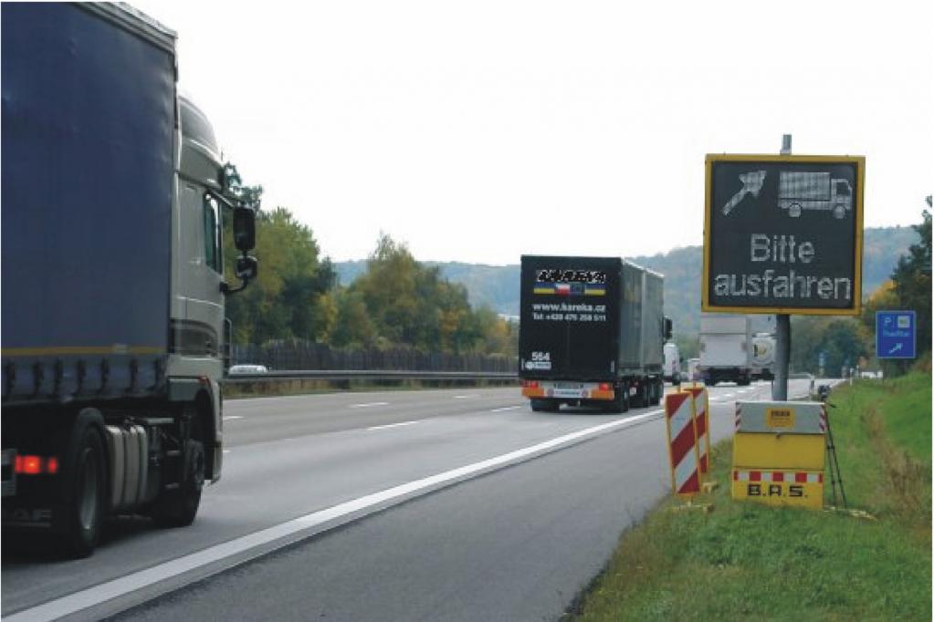 LED-Anzeigetafeln: Mehr Sicherheit bei Lkw-Kontrollen