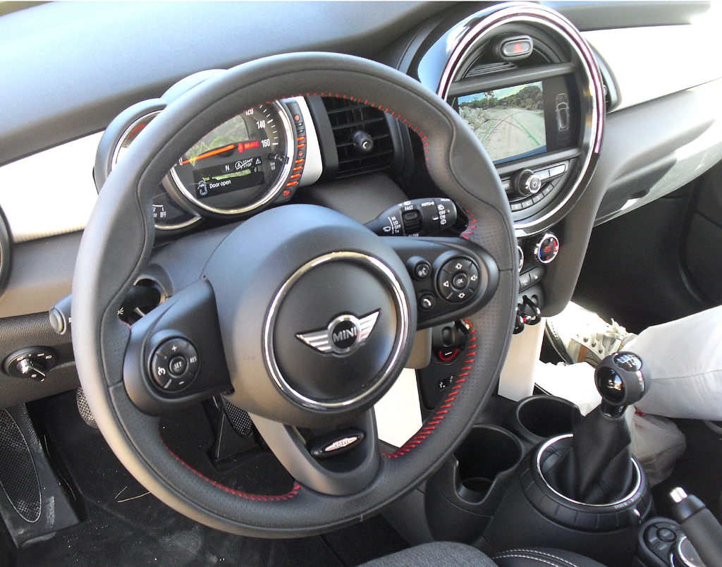 Mini: Blick ins Cockpit. 