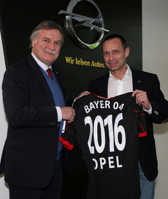 Opel verlängert Fußball-Sponsoring