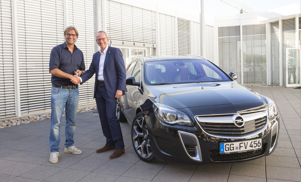 Opel verlängert Fußball-Sponsoring