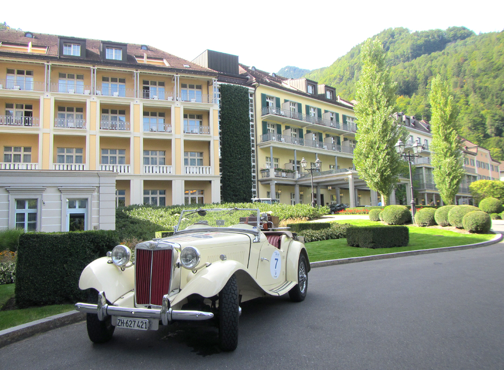 Passt zum Ambiente: Ein Oldtimer auf dem Gelände des Grand Resorts.