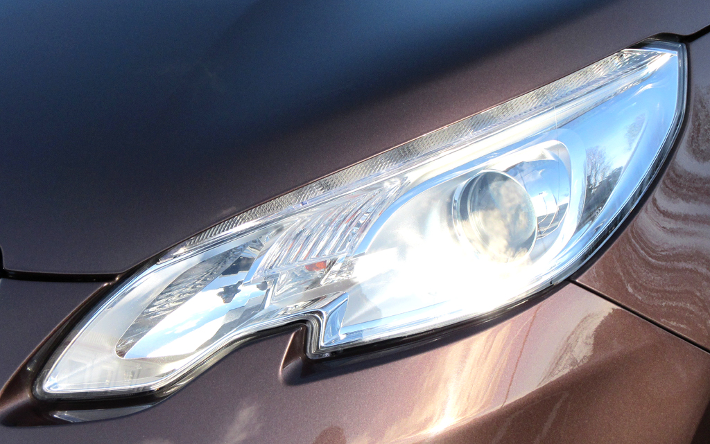 Peugeot 2008: Moderne Leuchteinheit vorn. 