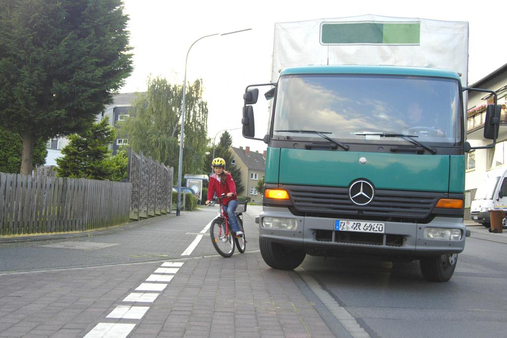 Radfahrer gegen Lkw: Die Suche nach dem Lebensretter