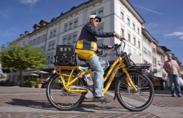 Raus aus der Senioren-Ecke - Selbst der Pizzadienst kommt mit dem E-Bike