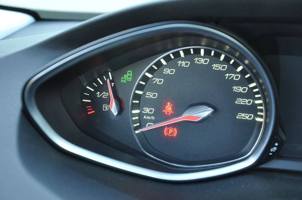 Test Peugeot 308 155 THP - Störenfried auf dem Golf-Platz