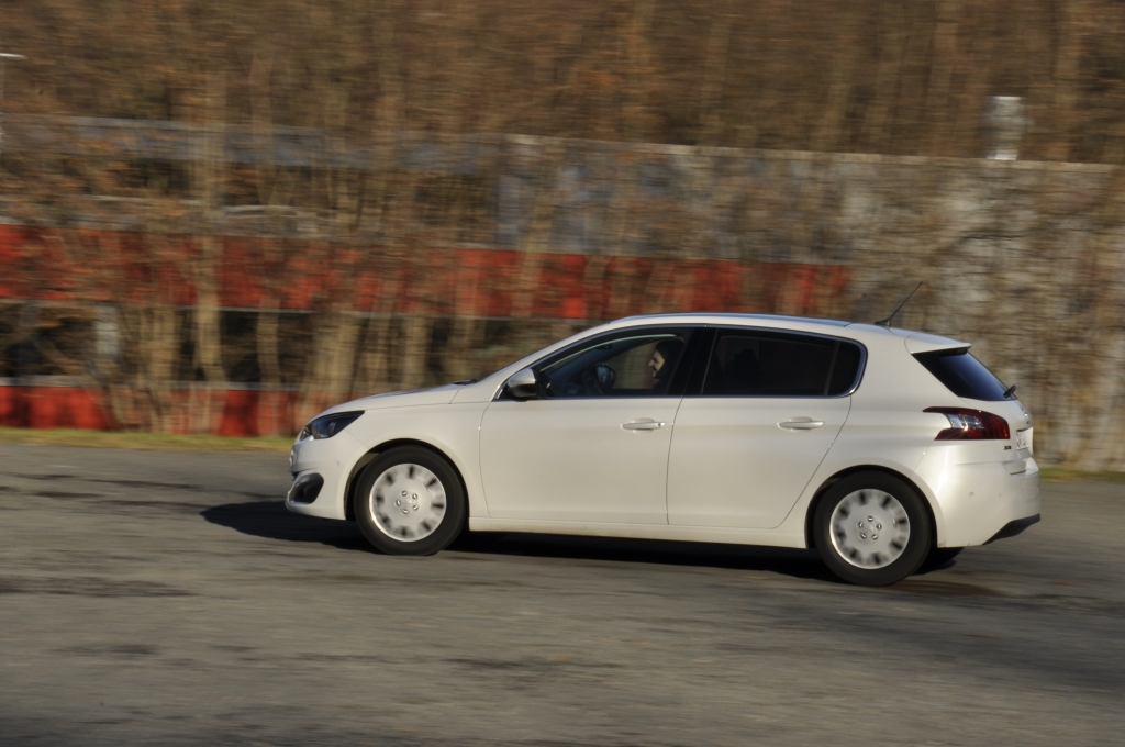 Test Peugeot 308 155 THP - Störenfried auf dem Golf-Platz