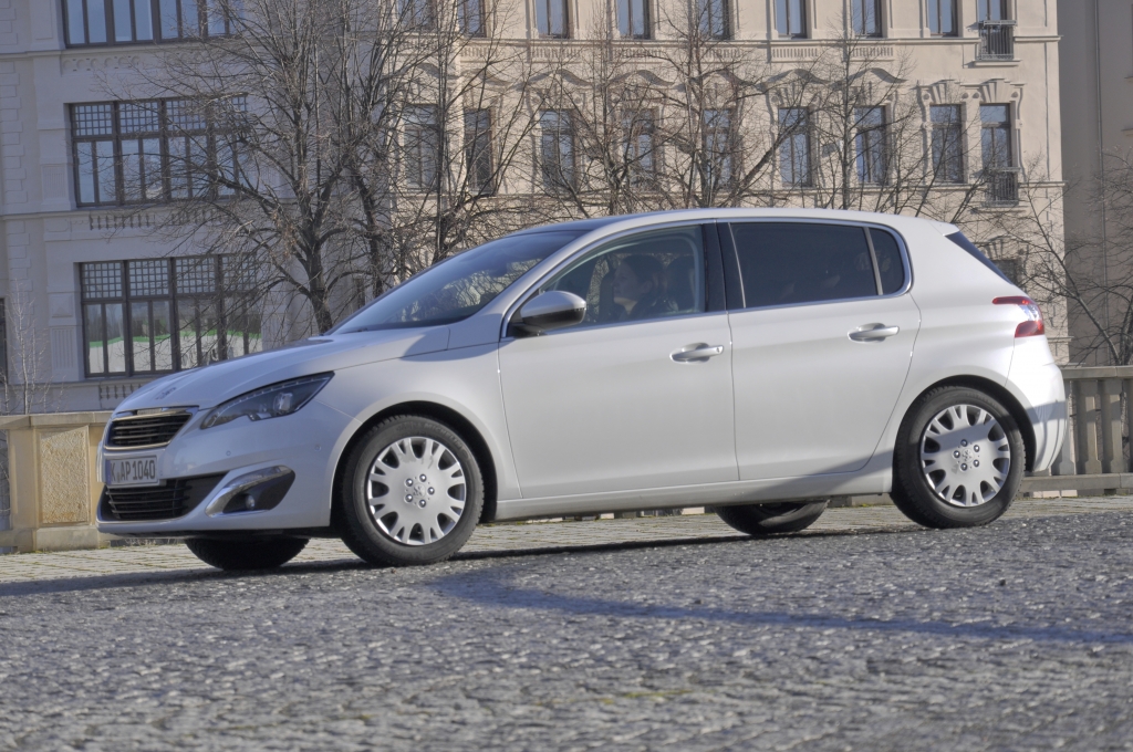Test Peugeot 308 155 THP - Störenfried auf dem Golf-Platz