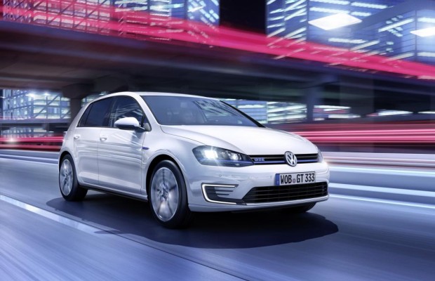 VW Golf GTE - GTI in Grün mit Stecker