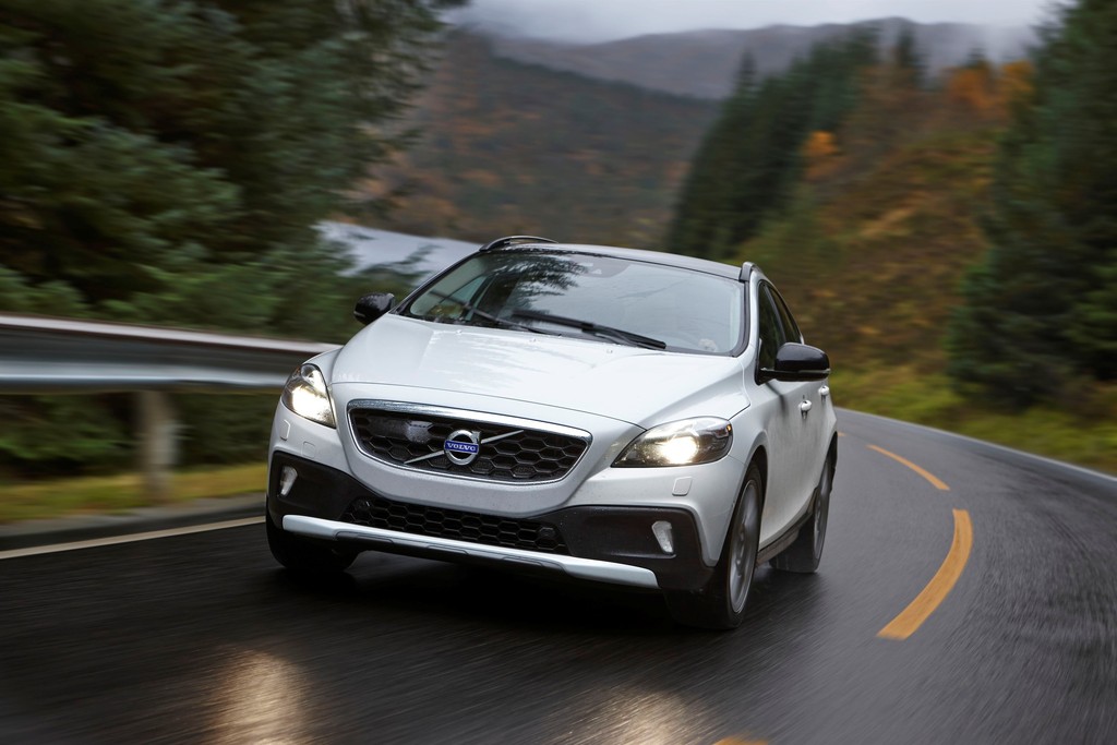 Volvo V40 D4 kommt mit 3,3 Litern aus