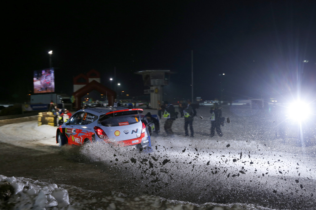 WRC: Volkswagen siegt in Schweden