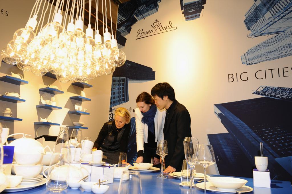 Wenn Maria Greger und ihr Team die Konsumgütermesse Ambiente in Frankfurt oder die Möbelmesse in Mailand besuchen, haben sie weder Margen noch Marketingkonzepte im Kopf.