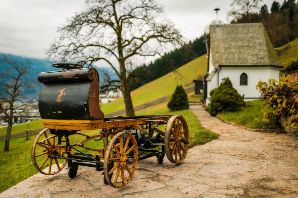  Seit Januar erst hat das kutschenähnliche Fahrzeug aus dem späten 19. Jahrhundert als Stammvater einen Ehrenplatz im Firmenmuseum.