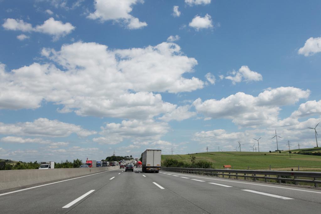 Österreich: Keine Lkw auf linker Autobahnspur