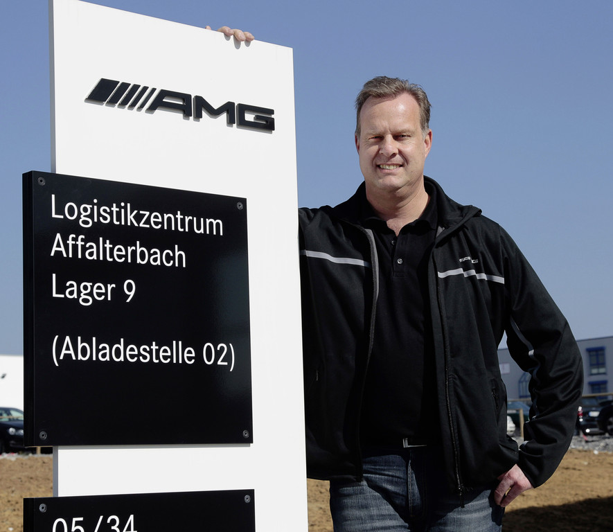 AMG nimmt neues Logistikzentrum in Betrieb