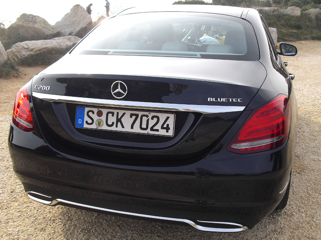 Alle Register gezogen: Mercedes- C-Klasse startet als Limousine, Kombi und Allrad folgen später