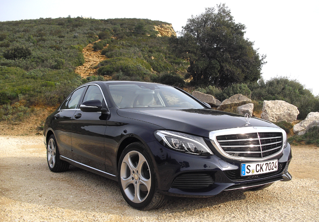 Alle Register gezogen: Mercedes- C-Klasse startet als Limousine, Kombi und Allrad folgen später