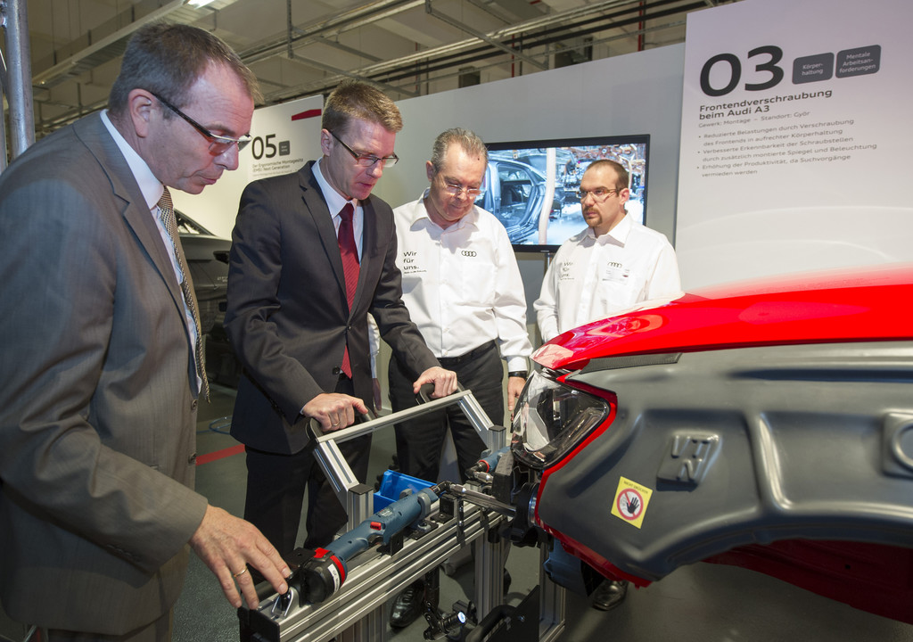 Audi informiert über ergonomisches Arbeiten