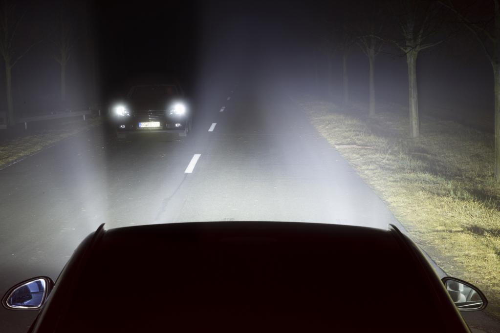 Auf hellem Weg: Opel-Lichttechnik leuchtet voraus