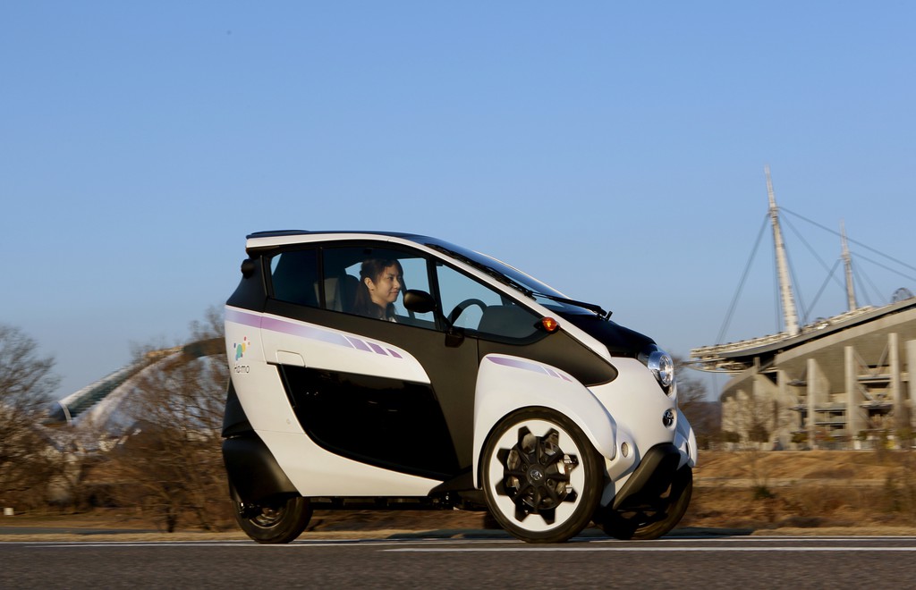 Car-Sharing mit dem Dreirad von Toyota