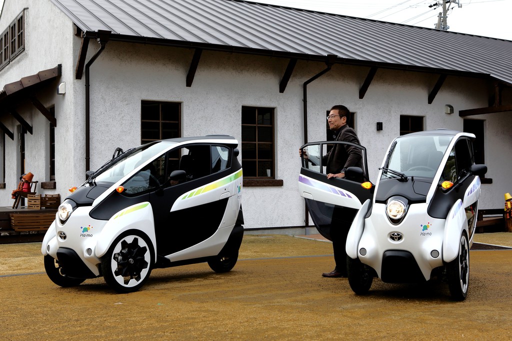 Car-Sharing mit dem Dreirad von Toyota