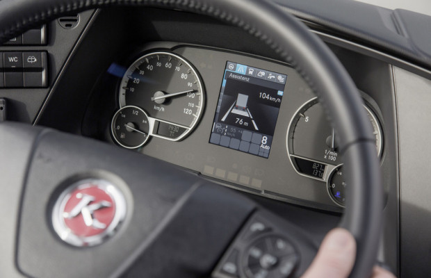 Daimler bringt schlauen Omnibus-Tempomaten