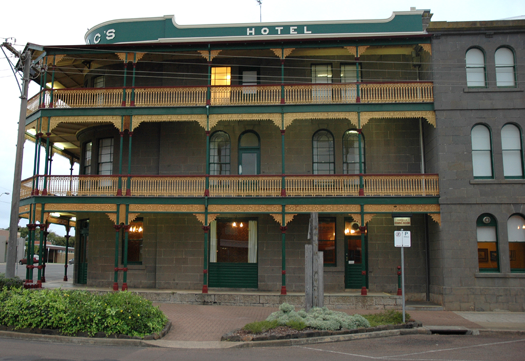 Das Hotel Mac's in Portland/Victoria ist im viktorianischen Stil erbaut. - Das Hotel Mac's in Portland/Victoria ist im viktorianischen Stil erbaut.