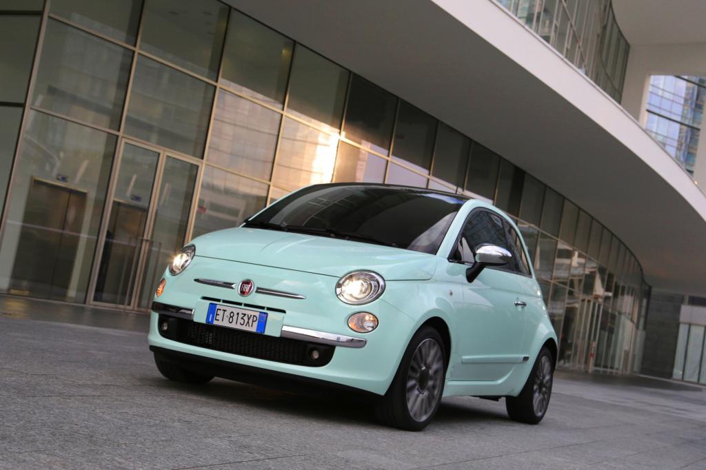 Der italienische Flitzer gibt sich selbstbewusst und fährt ab Mai mit der neuen Zweizylinder-Topmotorisierung (77 kW/105 PS) sowie der neuen Ausstattungsvariante Cult vor. 