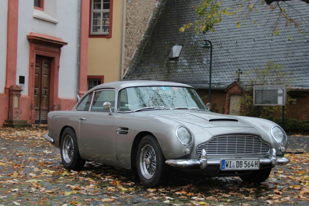 Der originale Aston Martin DB5 ist das klassische James-Bond-Auto Foto: © David Brown Automotive 