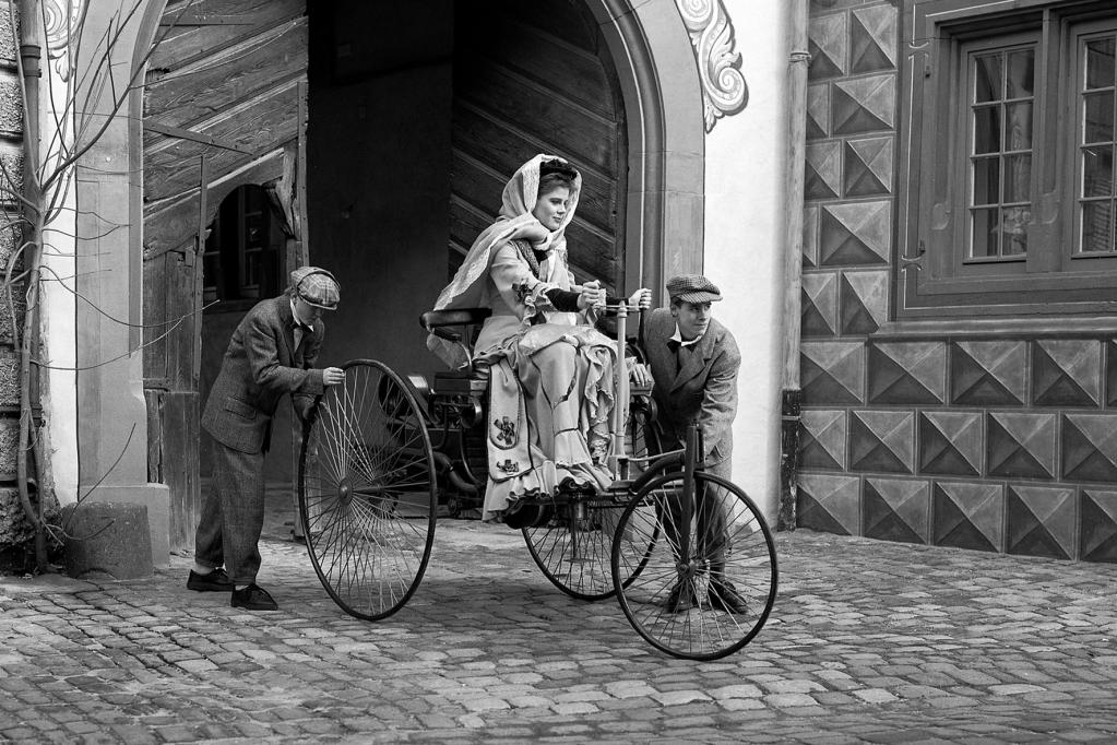 Die Emanzipation der Frau am Steuer