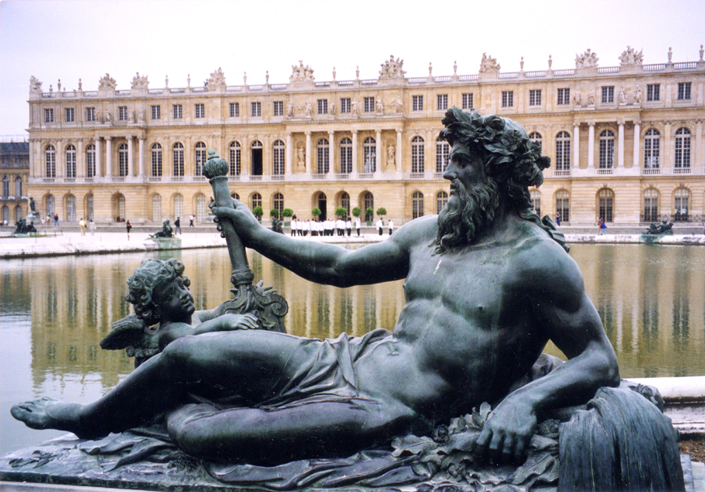 Die prachtvolle Schlossanlage im Pariser Wohnvorort Versailles ... 