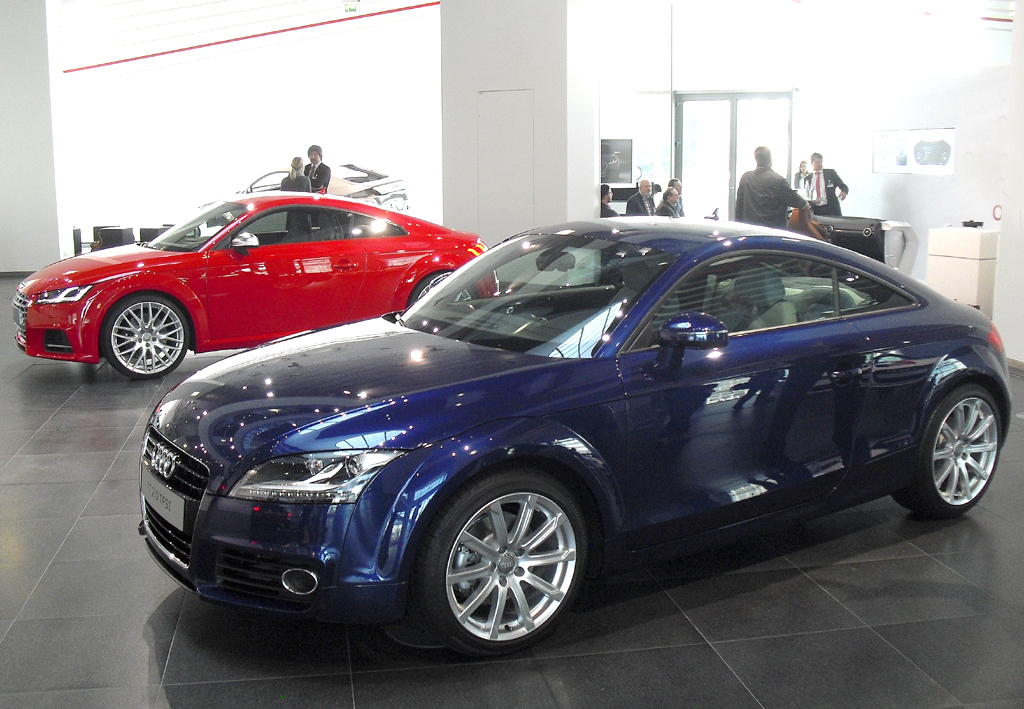 Die zweite TT-Generation, hinten der neue TTS, kam 2006 auf den Markt. 