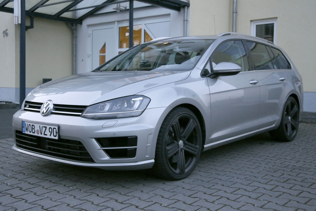 Erwischt: Erlkönig VW Golf R Estate