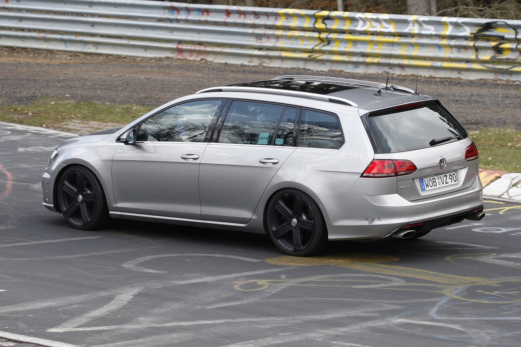 Erwischt: Erlkönig VW Golf R Estate