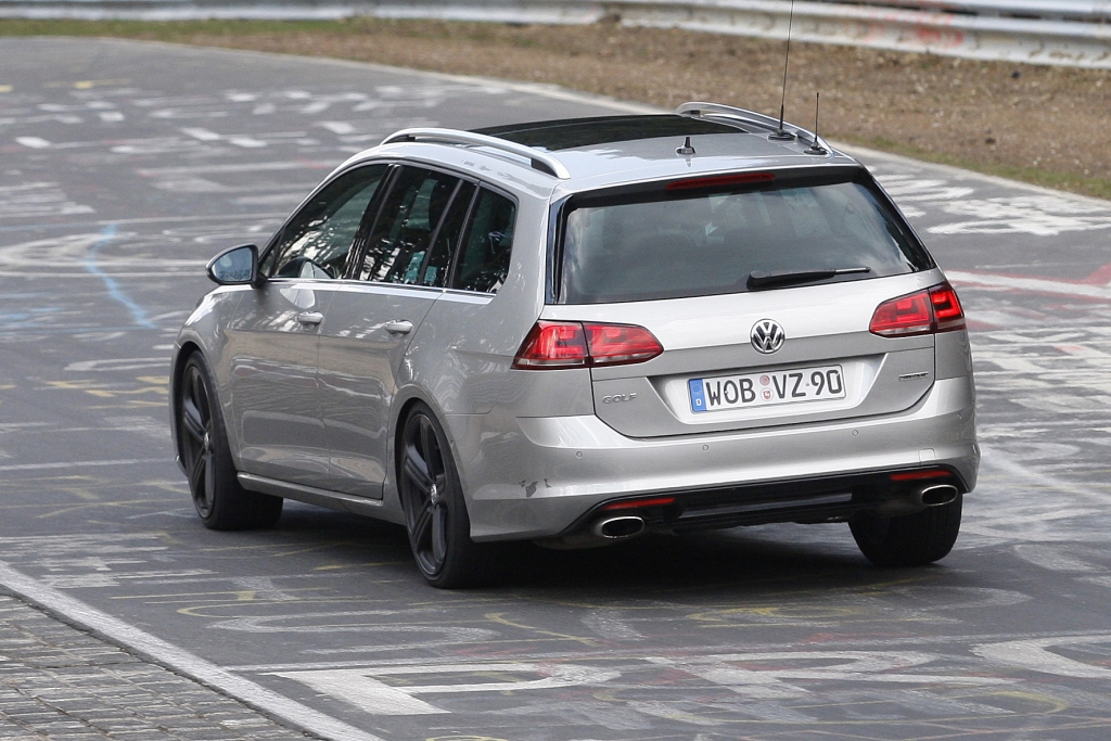 Erwischt: Erlkönig VW Golf R Estate