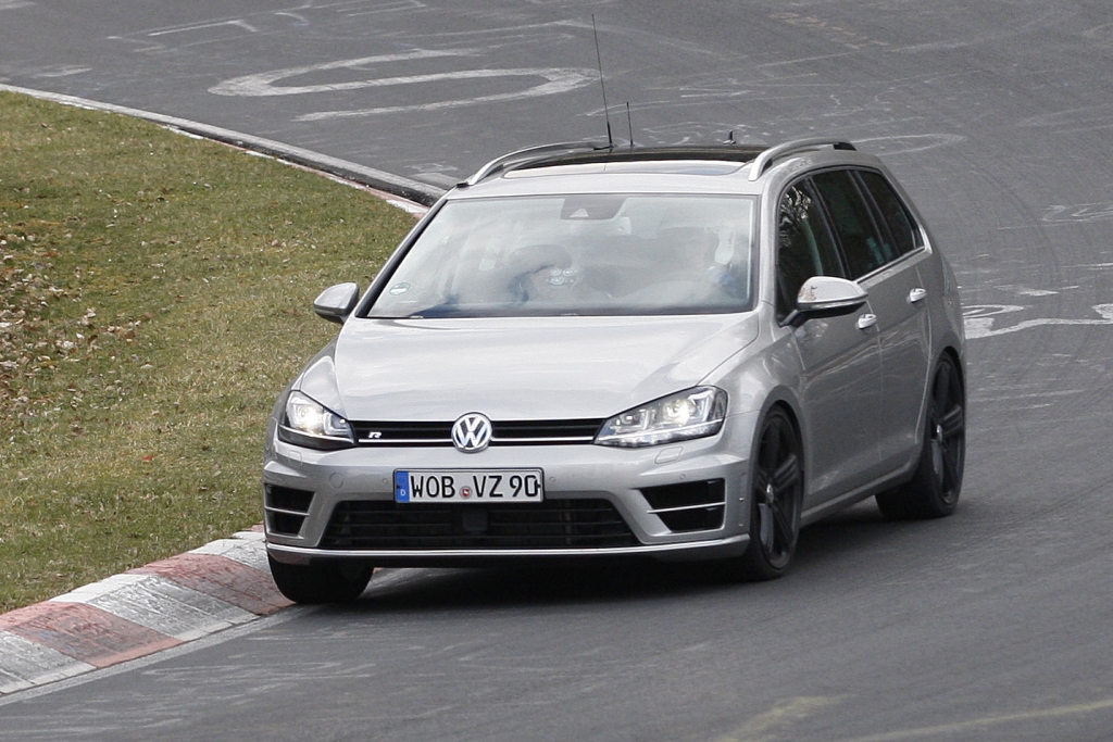 Erwischt: Erlkönig VW Golf R Estate