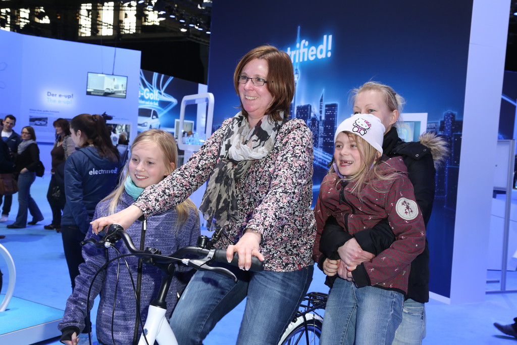 Familienausflug in die automobile Zukunft