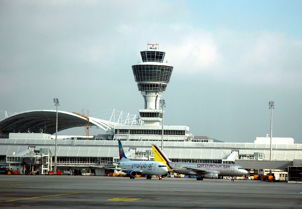 Flughafen München: Passagiere müssen dort ihre Fotokamera kontrollieren lassen.