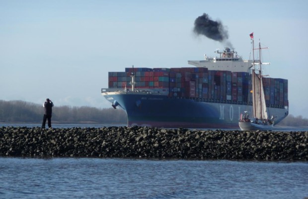 Gefahren für Hamburg durch Containerschiff-Abgase