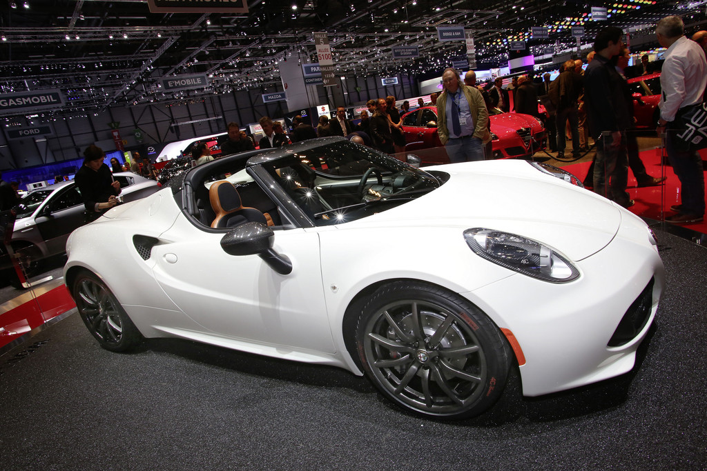 Genf 2014: Alfa Romeo öffnet den 4C
