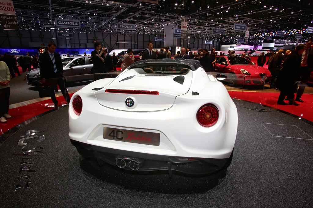 Genf 2014: Alfa Romeo öffnet den 4C
