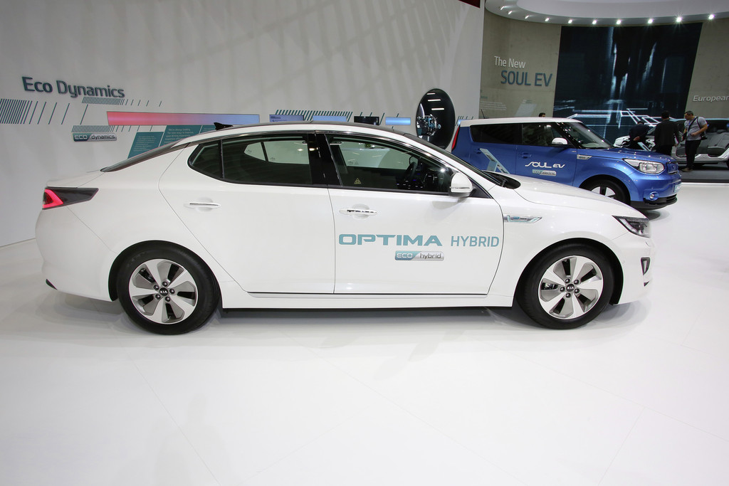 Genf 2014: Kia wertet Optima Hybrid auf