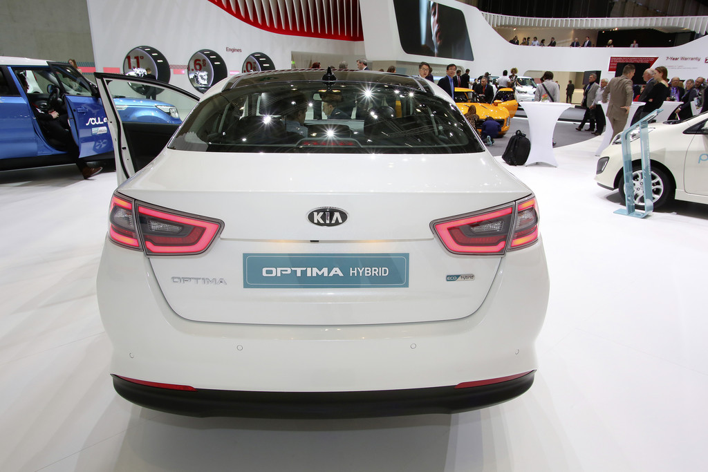 Genf 2014: Kia wertet Optima Hybrid auf