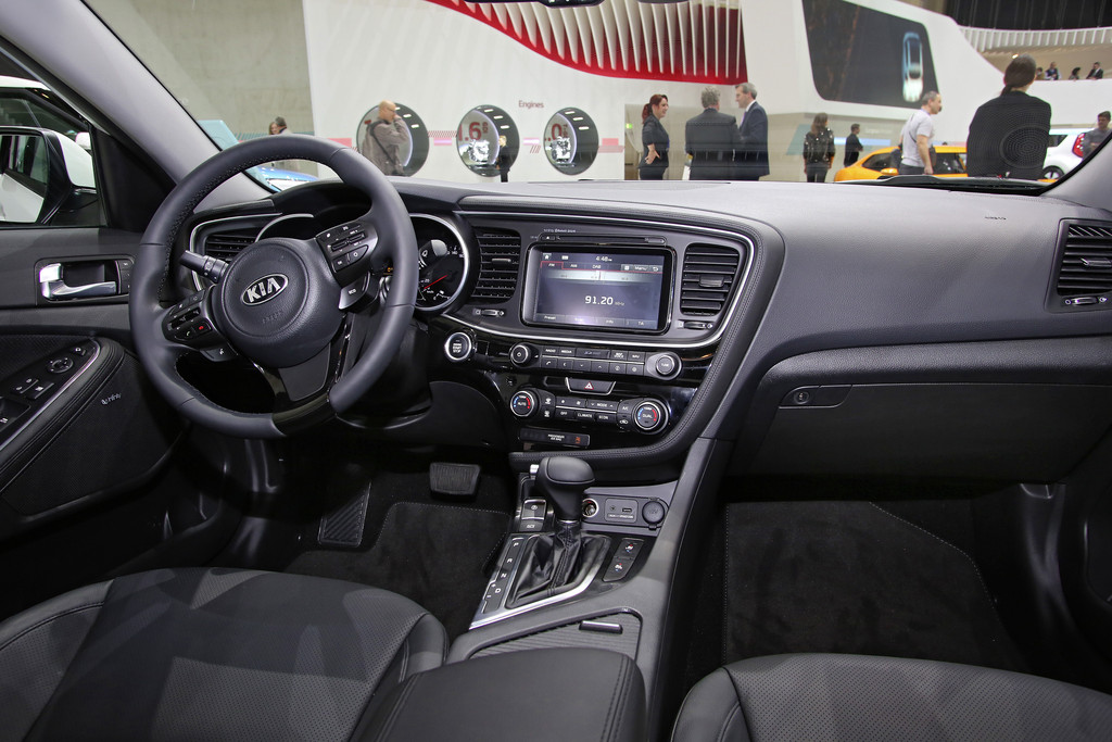 Genf 2014: Kia wertet Optima Hybrid auf