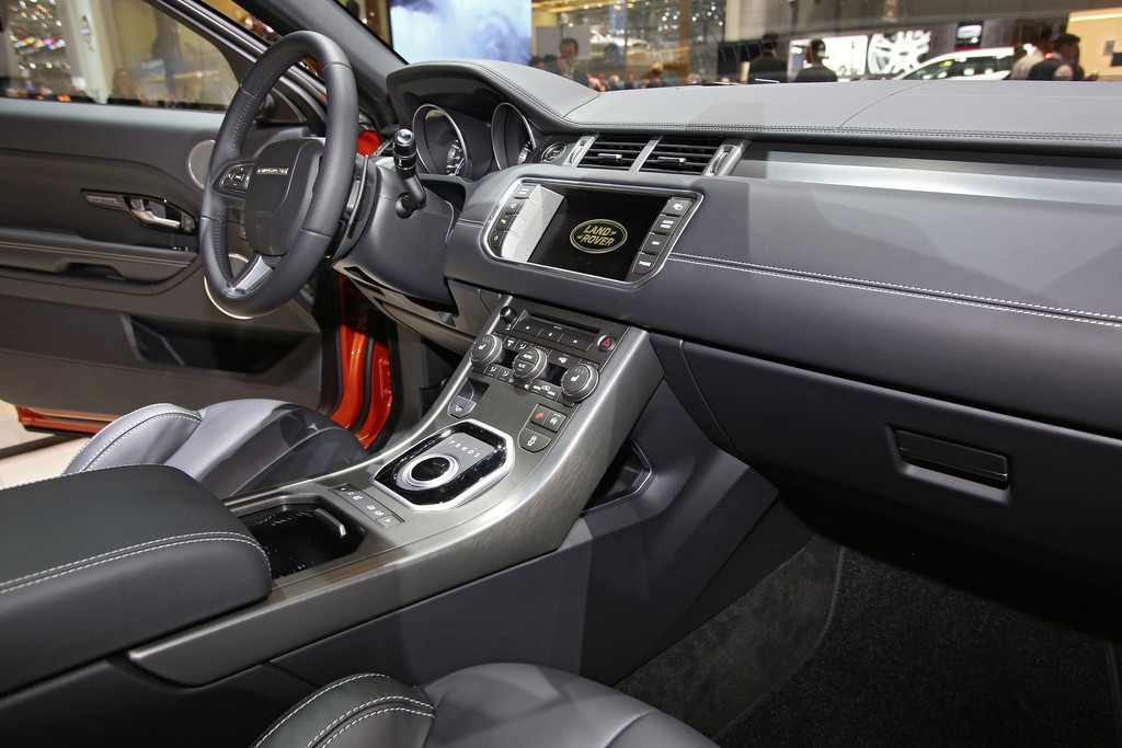 Genf 2014: Mehr Leistung und Luxus für den Range Rover Evoque