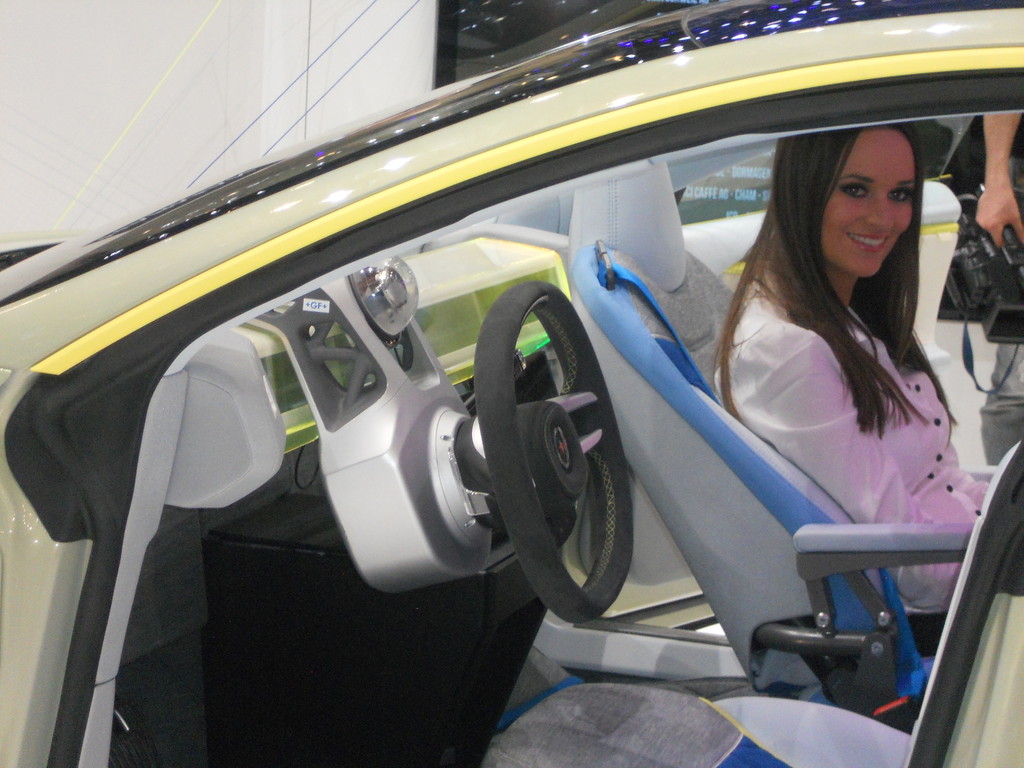 Genf 2014: Rinspeed hebt am Boden ab