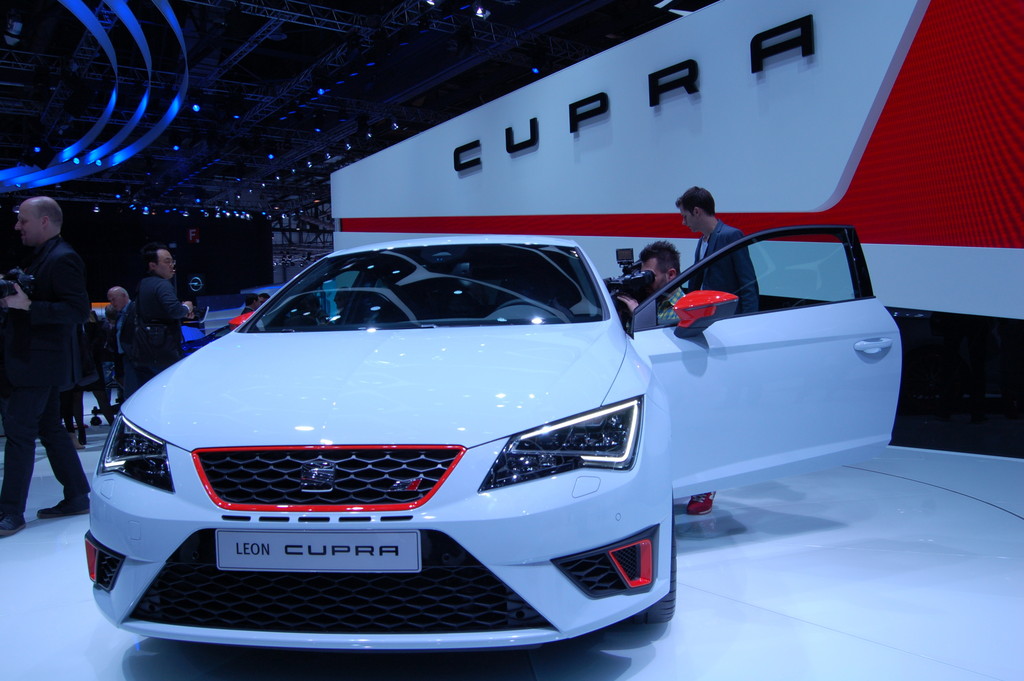 Genf 2014: Seat Leon setzt Duftmarke auf der Nordschleife