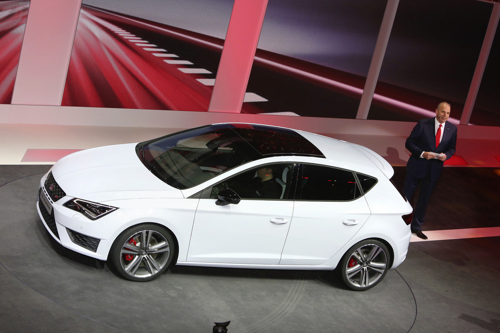 Genf 2014: Volkswagen stellt sich schon am Vorabend auf