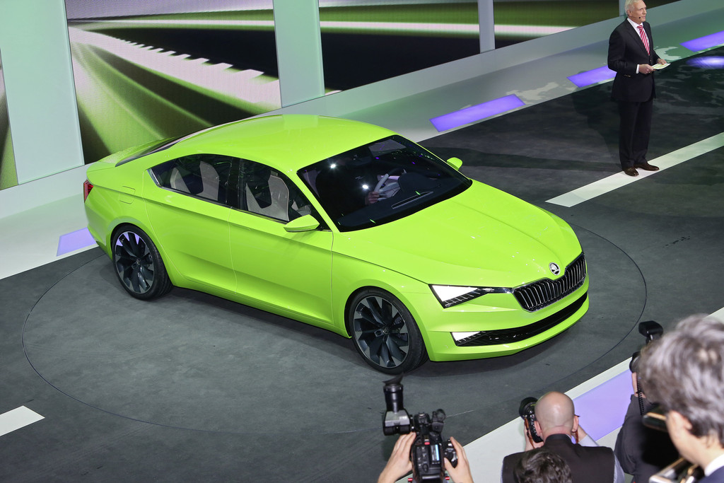 Genf 2014: Volkswagen stellt sich schon am Vorabend auf